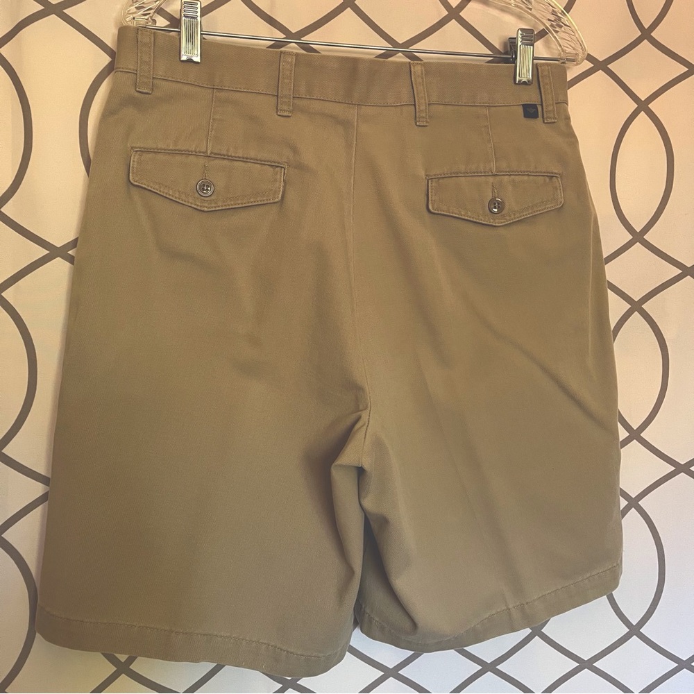 Dockers Men’s Khaki Flat Front Shorts Versatile Design W33 - Picture 2 of 5
